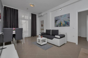 Apartment Petar - 200 m from beach